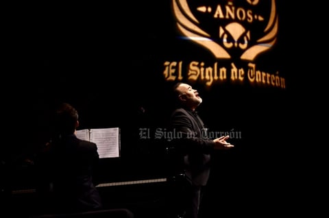 Javier Camarena entrega su voz al centenario de El Siglo de Torreón