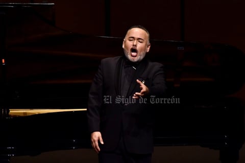 Javier Camarena entrega su voz al centenario de El Siglo de Torreón