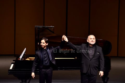 Javier Camarena entrega su voz al centenario de El Siglo de Torreón