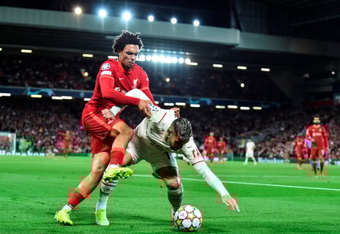 Liverpool evita un incendio en Anfield ante Milan en la Champions League