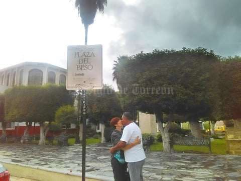 19092021 FESTEJA SUS 5 AñOS.  Elizabeth Bais Gómez  en compañía de su familia, Claudia María José y Ramon.