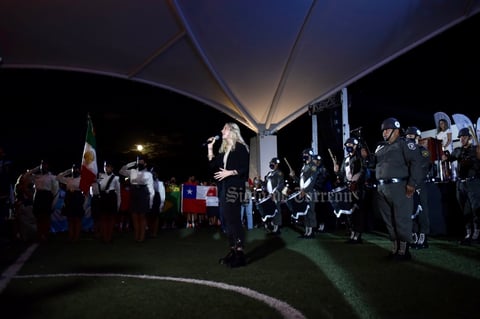 Una fiesta llena de colorido se tuvo en el club deportivo Parque España 