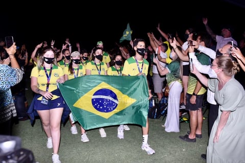 Una fiesta llena de colorido se tuvo en el club deportivo Parque España 