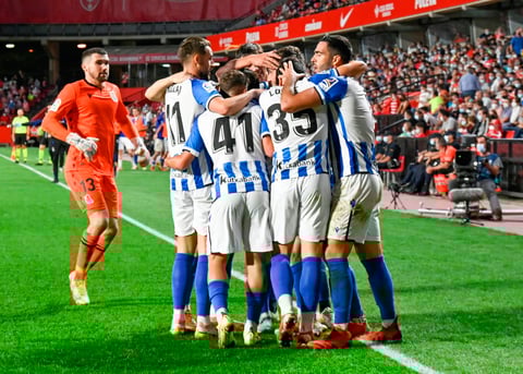 Real Sociedad logra remontar ante un frágil Granada