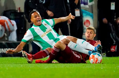 El Bayern se impone al Greuther Fürth jugando con diez más de cuarenta minutos