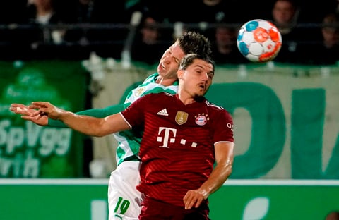 El Bayern se impone al Greuther Fürth jugando con diez más de cuarenta minutos