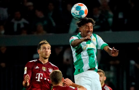 El Bayern se impone al Greuther Fürth jugando con diez más de cuarenta minutos