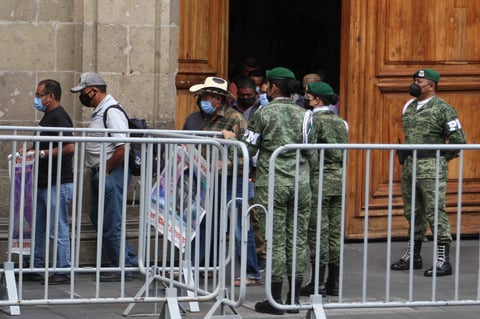 La FGR, 'elefante reumático'; padres de los 43 normalistas de Ayotzinapa reclaman falta de avances