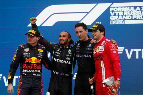 Hamilton conquista su victoria cien en Fórmula 1 con Gran Premio de Rusia