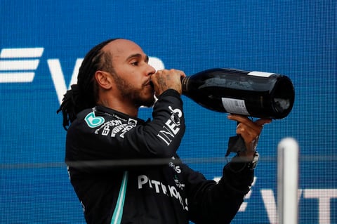 Hamilton conquista su victoria cien en Fórmula 1 con Gran Premio de Rusia