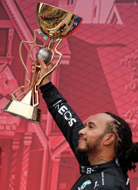 Hamilton conquista su victoria cien en Fórmula 1 con Gran Premio de Rusia