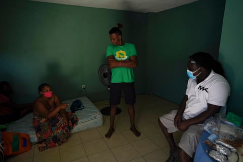 Migrantes hallan voces amigas en Ciudad Acuña
