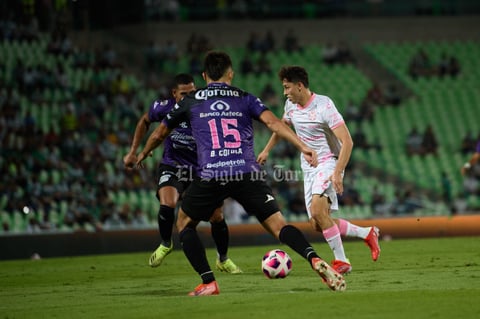 En deslucido juego, Santos derrota al Mazatlán FC y vuelve a puestos de reclasificación