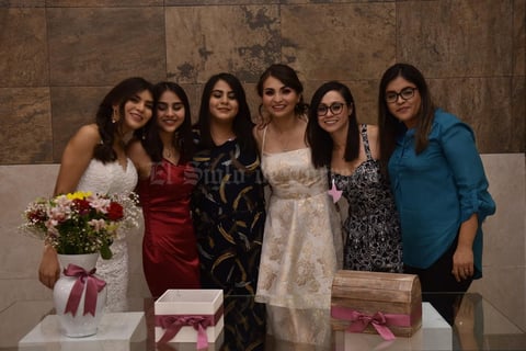 05102021 CELEBRA SU DESPEDIDA DE SOLTERA.  Lizeth Torres Martínez acompañada de sus amistades.