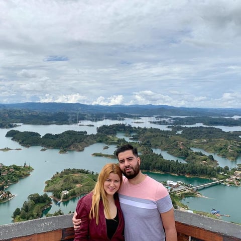 05102021 RECUERDAN VIAJE POR LOS PAISAJES DE COLOMBIA.  Andrea y Víctor.