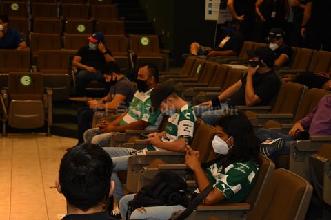 06102021 Eso sí todos se enfundaron en la playera santista.