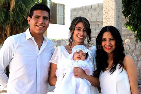 08102021 Luis Alfredo Gómez Montalvo, Iraida Mexica Sánchez y su madrina  Andrea del Rosario Burgos.