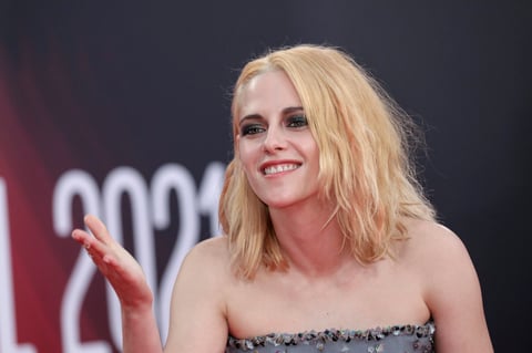 Desfilan los protagonistas de la nueva cinta sobre la vida de Diana de Gales 