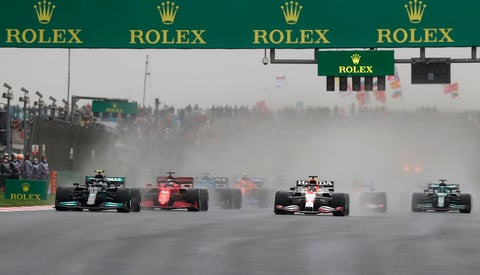 Valtteri Bottas se lleva el Gran Premio de Turquía; 'Checo' Pérez concluye tercero
