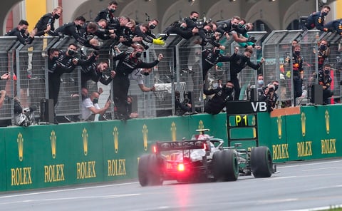 Valtteri Bottas se lleva el Gran Premio de Turquía; 'Checo' Pérez concluye tercero