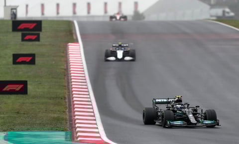Valtteri Bottas se lleva el Gran Premio de Turquía; 'Checo' Pérez concluye tercero