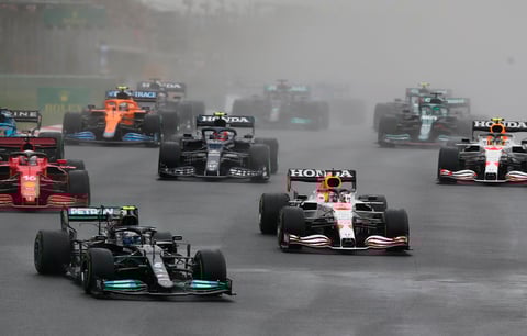 Valtteri Bottas se lleva el Gran Premio de Turquía; 'Checo' Pérez concluye tercero