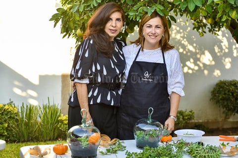 10102021 COMPARTEN AMOR POR LA JARDINERíA.  Connie Dávila y Cristina González.