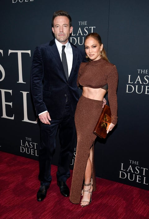Ben Affleck y Jennifer Lopez presumen su amor en alfombra roja de The Last Duel