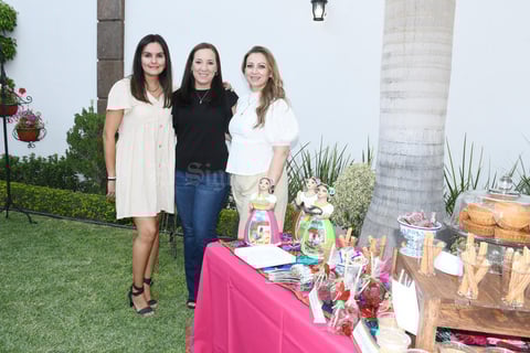 21102021 Zambra, Gaby y Cristi.