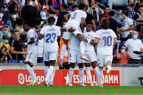 Real Madrid se lleva el clásico español ante el Barcelona en el Camp Nou