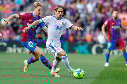 Real Madrid se lleva el clásico español ante el Barcelona en el Camp Nou