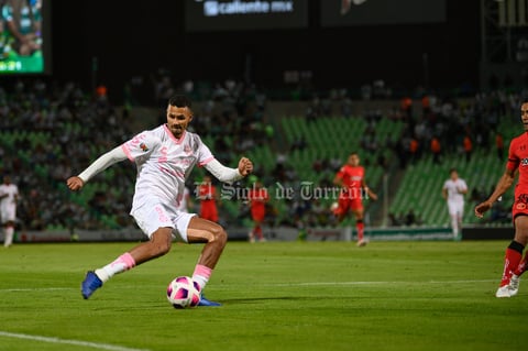 Con gol de Eduardo Aguirre, Santos Laguna rescata el empate ante Toluca