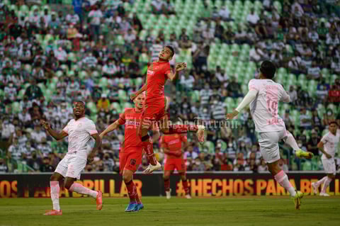 Con gol de Eduardo Aguirre, Santos Laguna rescata el empate ante Toluca