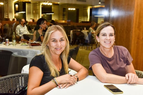 24102021 ENTRE AMIGAS.  Liliana y Gisela.
