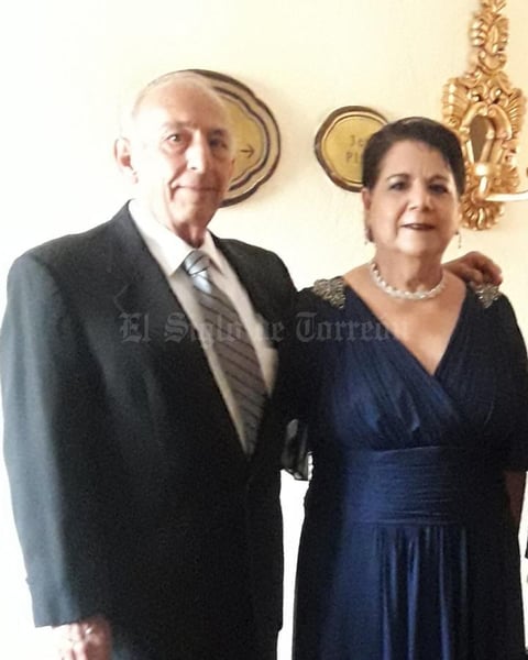 24102021 CELEBRAN 47 AñOS DE MATRIMONIO.  Ing. Trinidad Villarreal Garza y Laurencia Alday de Villarreal.