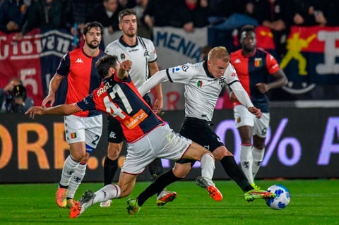 Con Johan Vásquez de titular, Genoa empata ante el Spezia en el derbi de la región Liguria