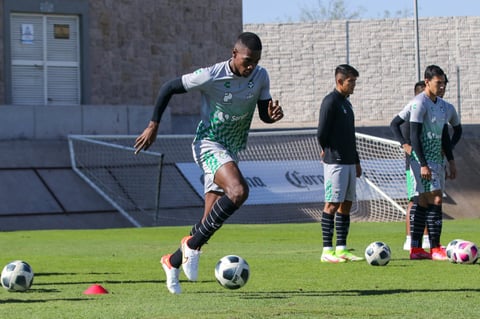 Último entrenamiento de Santos antes de visitar al Querétaro en la J16