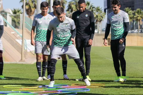 Último entrenamiento de Santos antes de visitar al Querétaro en la J16