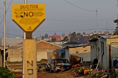 Cifra de heridos sube a 15 por explosión de toma clandestina en Puebla