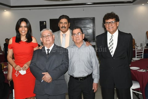 31102021 Lic. Sugey V. Alvarado Flores (Directora de OCV Torreón), Dr. Armando de Pablos Gómez, Dr. Armando Palafox Sánchez, Dr. David Cortés Maldonado y Dr. Alberto Aguilar Morales.