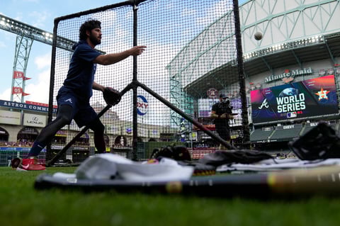 Bravos de Atlanta ganan la Serie Mundial por primera vez desde 1995