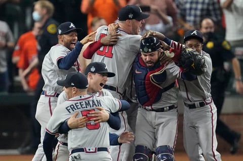 Bravos de Atlanta ganan la Serie Mundial por primera vez desde 1995