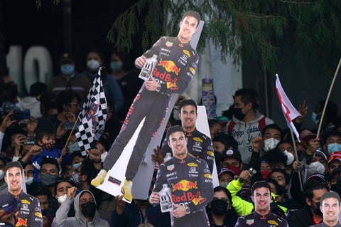 El mexicano emocionó a más de 100 mil aficionados presentes en el Show Run 
