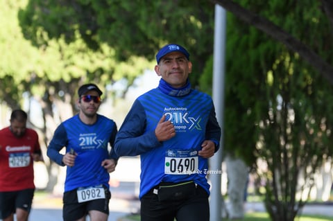 Fotos de la Carrera 21k autocentro autopop 2021, décimo aniversario
