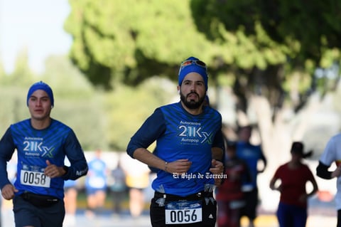 Fotos de la Carrera 21k autocentro autopop 2021, décimo aniversario