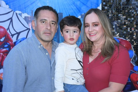 10112021 Bejamín Ávalos y Patricia de la Torre celebran el cumpleaños de su hijo, Benjamín Ávalos de la Torre.