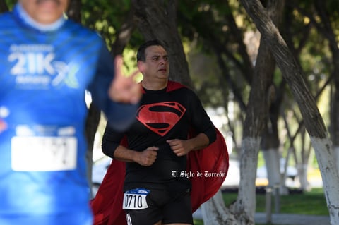 Fotos de la Carrera 21k autocentro autopop 2021, décimo aniversario