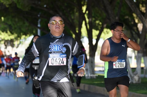 Fotos de la Carrera 21k autocentro autopop 2021, décimo aniversario
