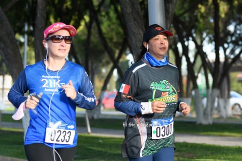 Fotos de la Carrera 21k autocentro autopop 2021, décimo aniversario