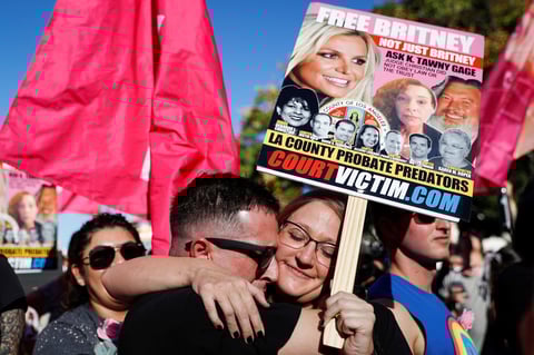 ¡Es libre! Jueza pone fin a la tutela de Britney Spears